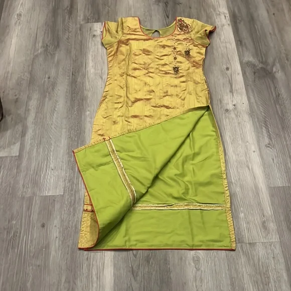 Women’s handmade kurta, EUC - Picture 3 of 10